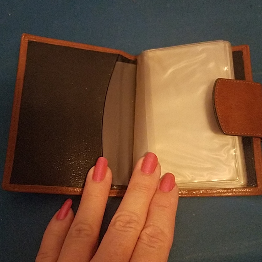 Vintage wallet/photo holder. Amazing find! - Picture 4 of 5